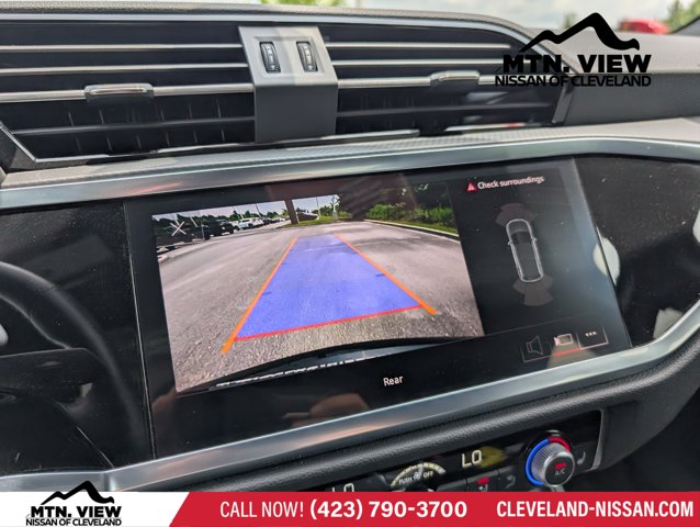 Vehicle image 16 of 25