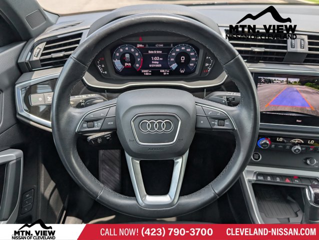 Vehicle image 12 of 25