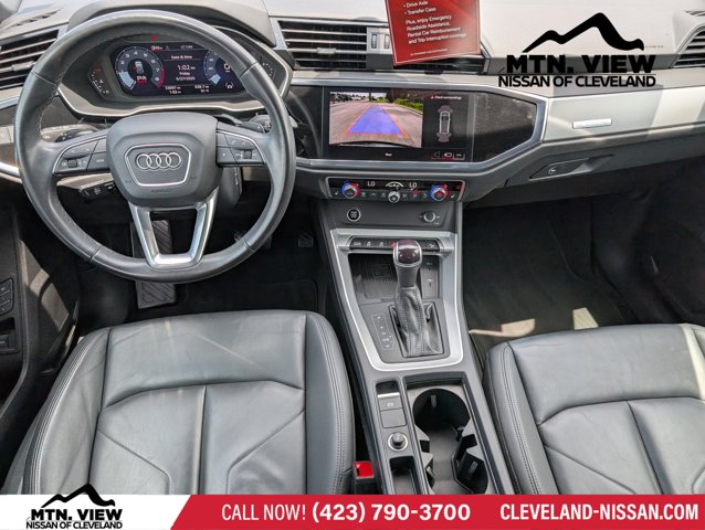 Vehicle image 13 of 25