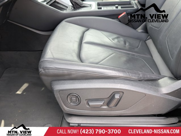 Vehicle image 20 of 25