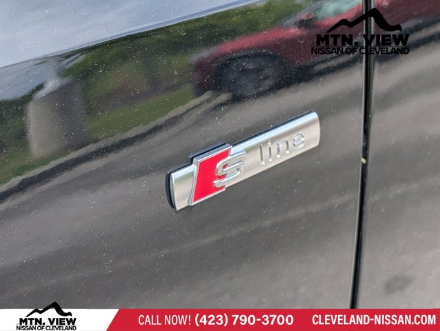 Vehicle image 19 of 25