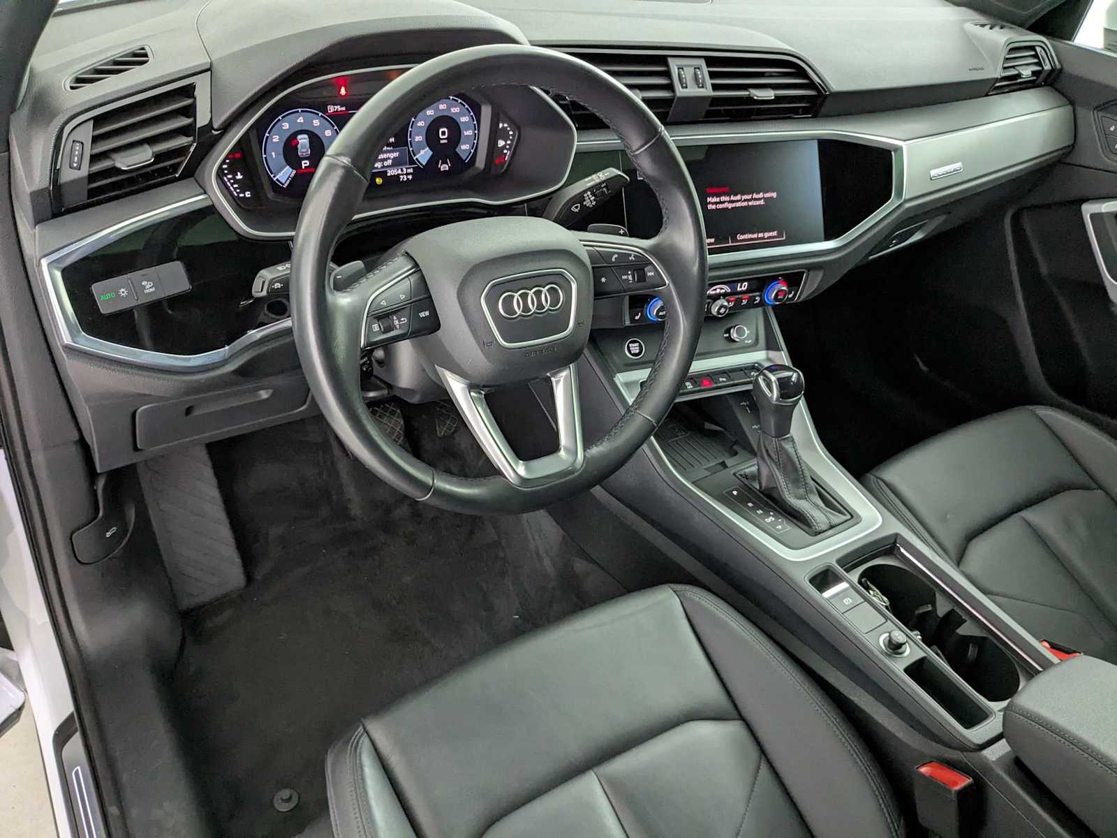 Vehicle image 18 of 35