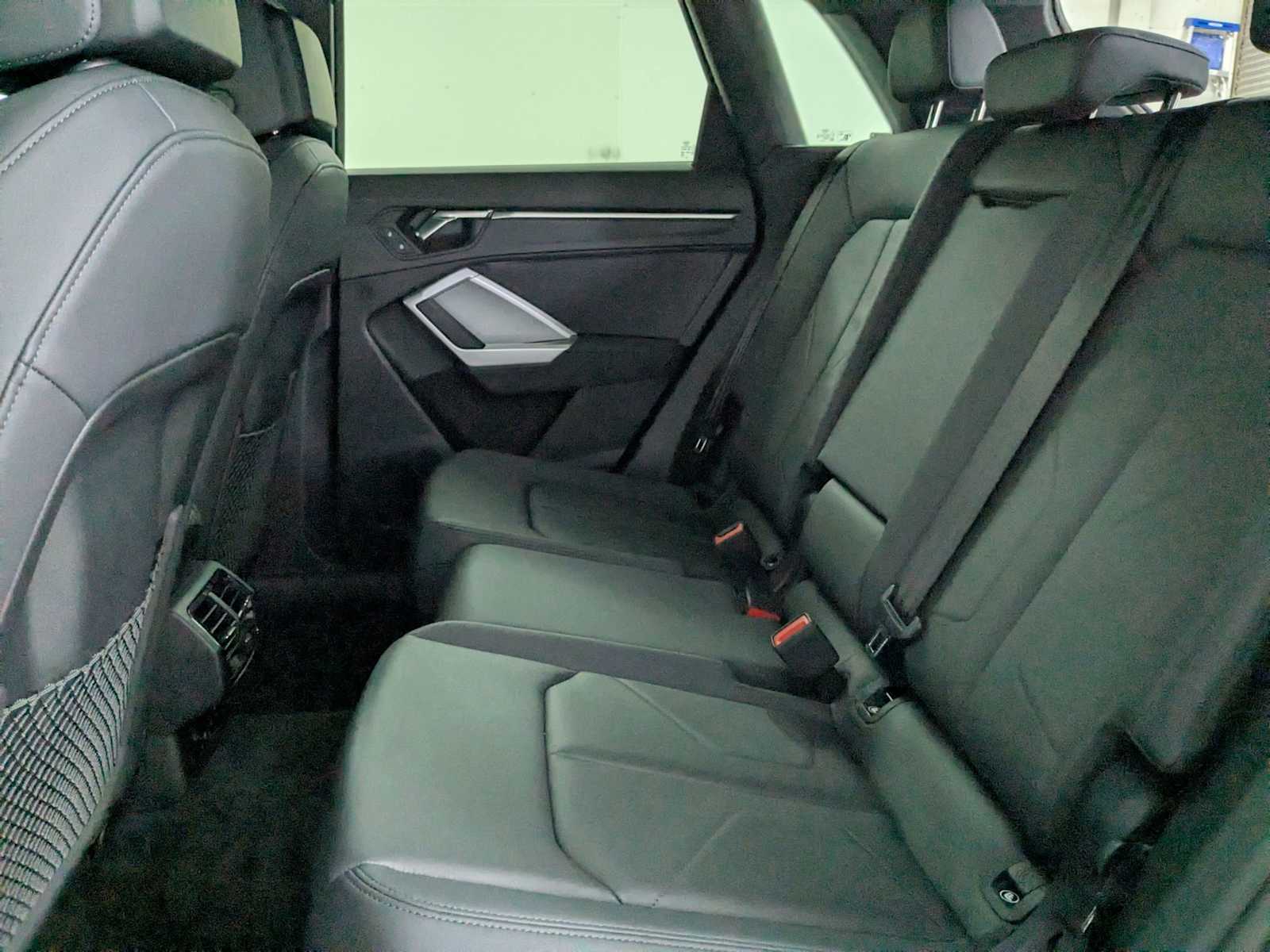Vehicle image 15 of 35