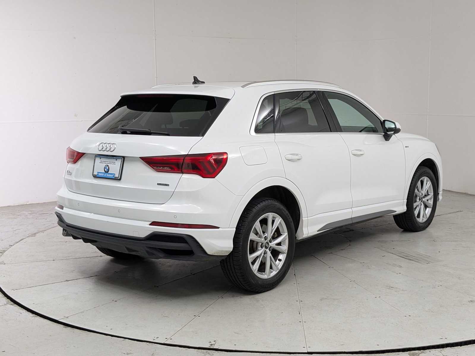 Vehicle image 5 of 35