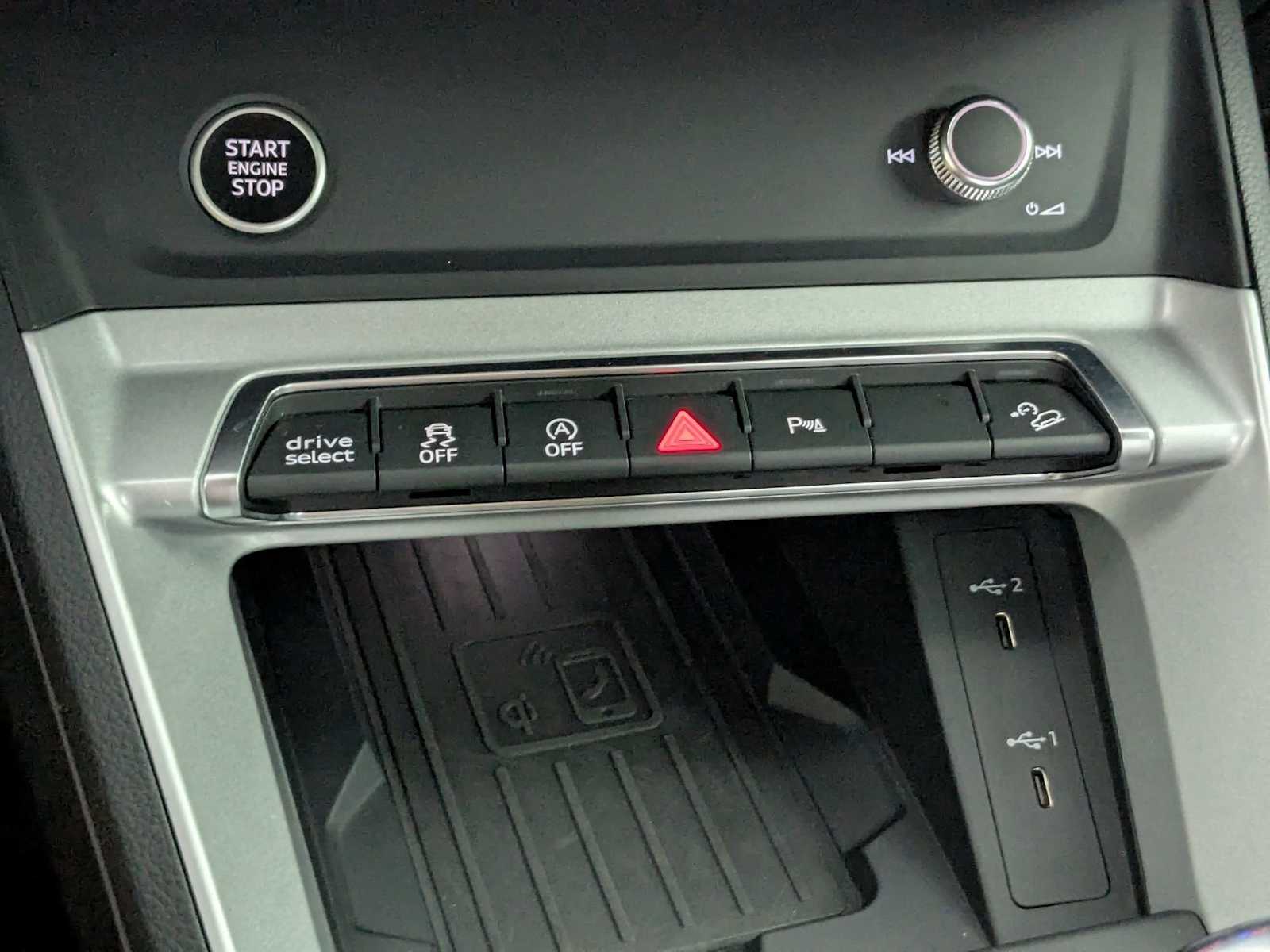 Vehicle image 28 of 35