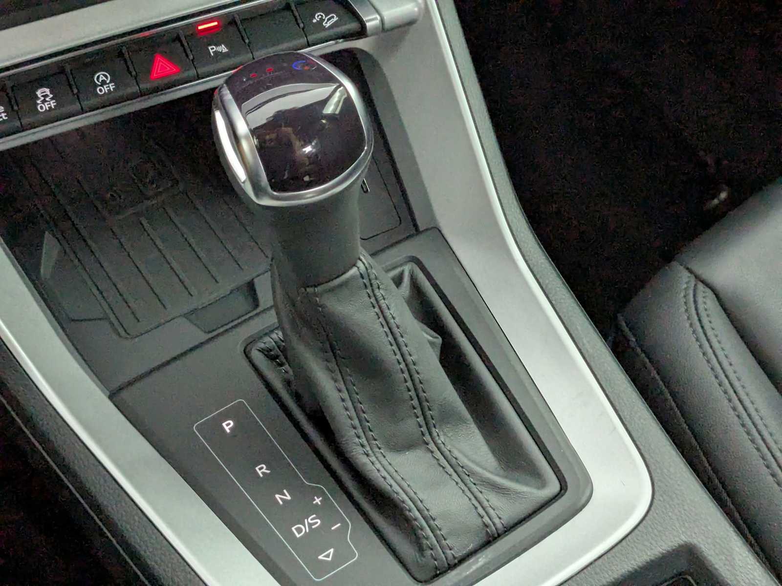 Vehicle image 22 of 35