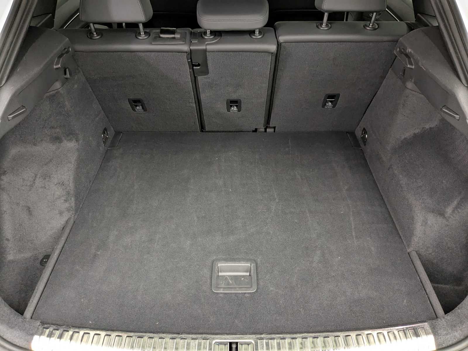 Vehicle image 11 of 35