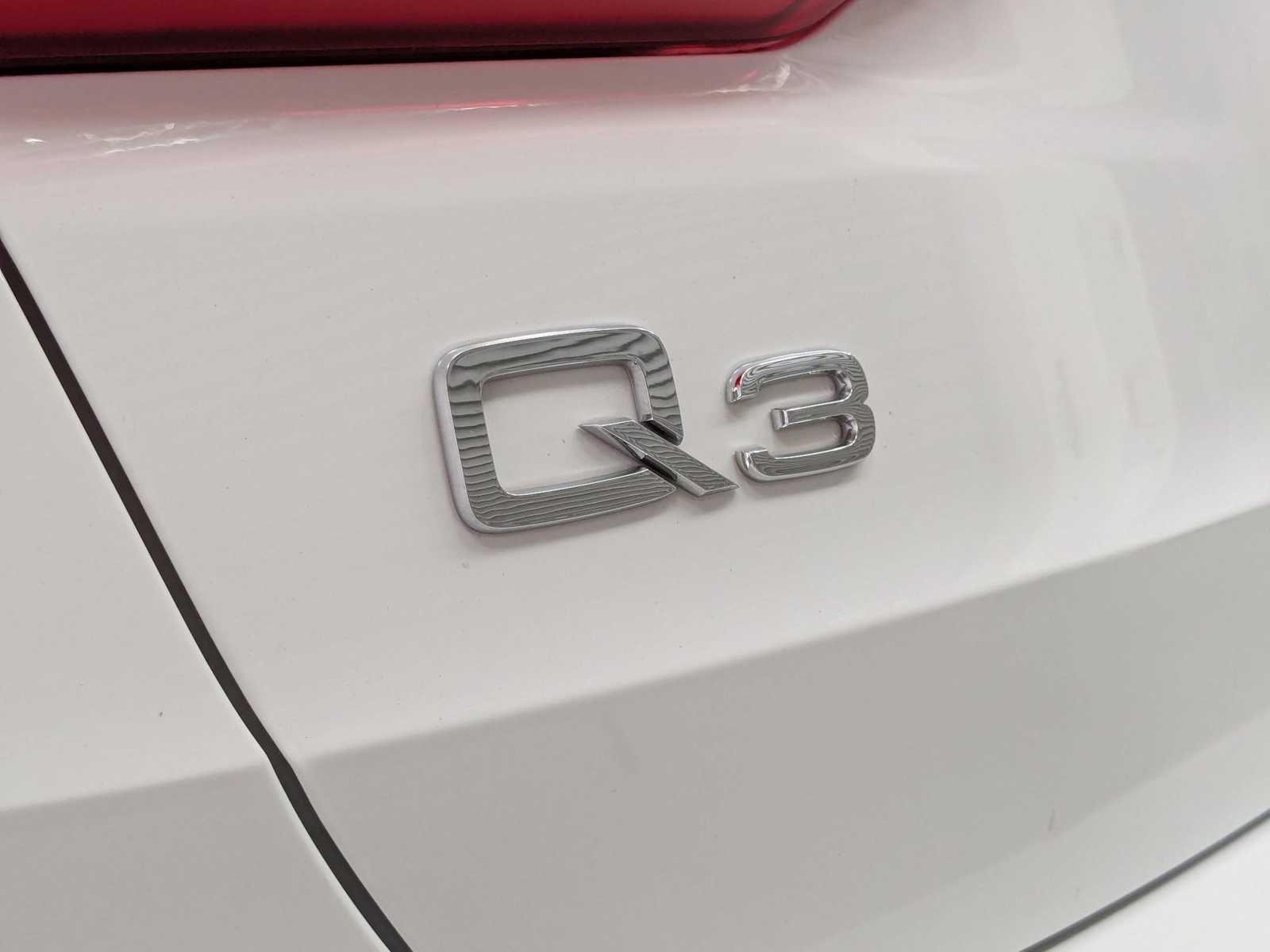 Vehicle image 32 of 35