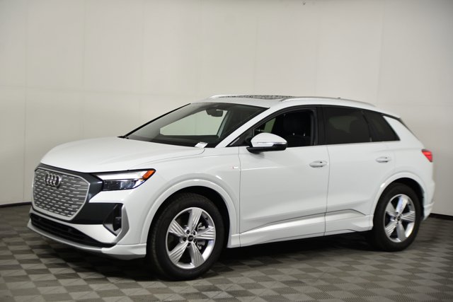 Vehicle image 1 of 32