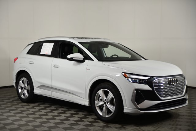 Vehicle image 3 of 32