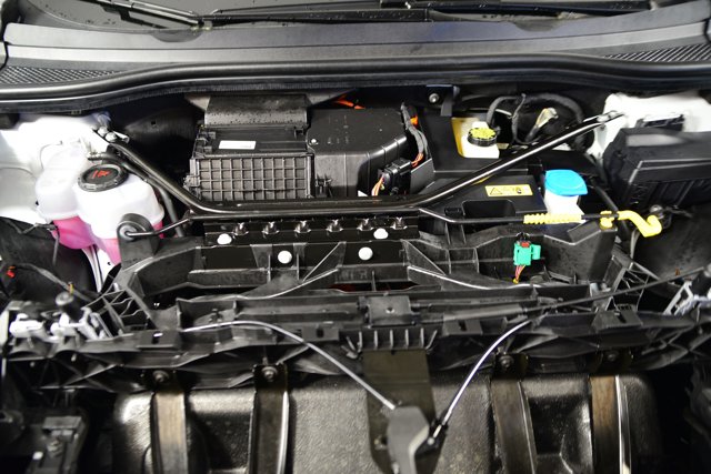 Vehicle image 9 of 32