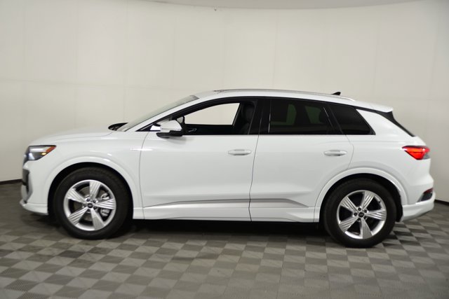 Vehicle image 7 of 32