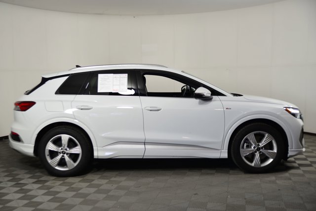 Vehicle image 5 of 32