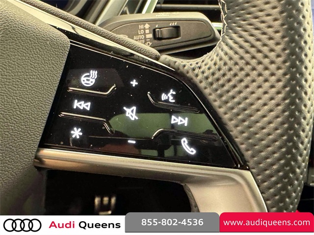Vehicle image 20 of 28