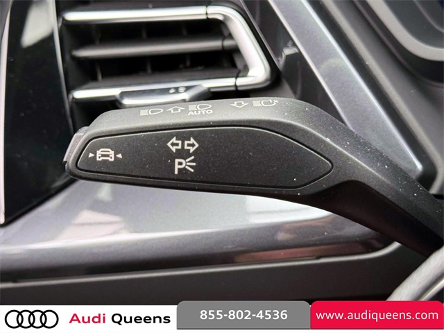 Vehicle image 22 of 28