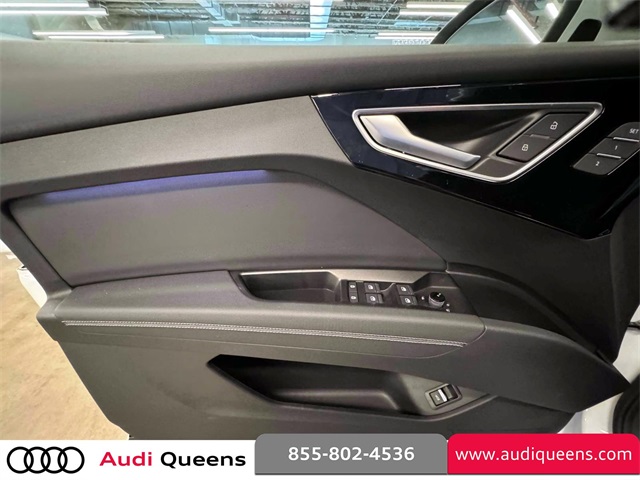 Vehicle image 16 of 29
