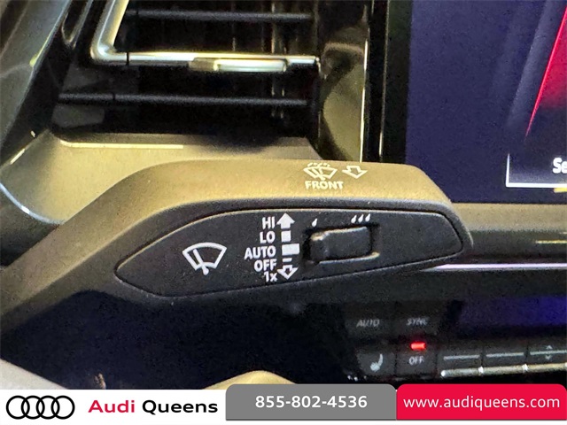 Vehicle image 23 of 29