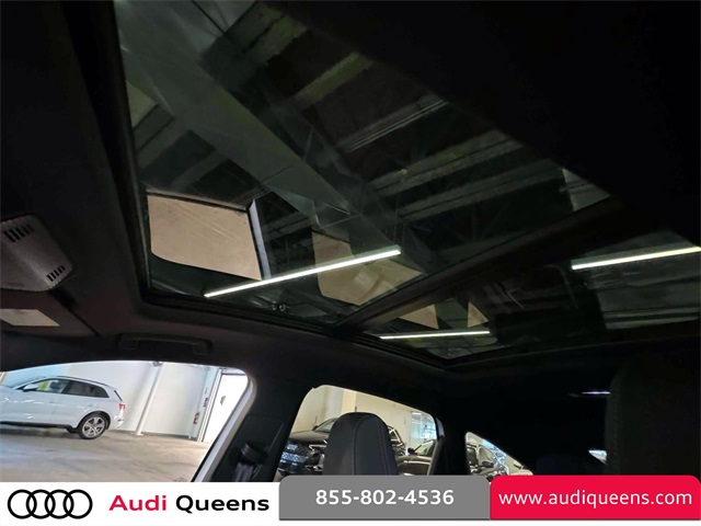 Vehicle image 20 of 29