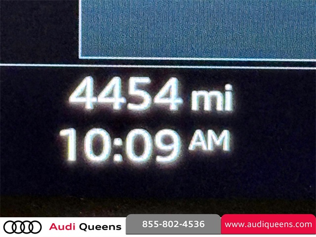 Vehicle image 25 of 29
