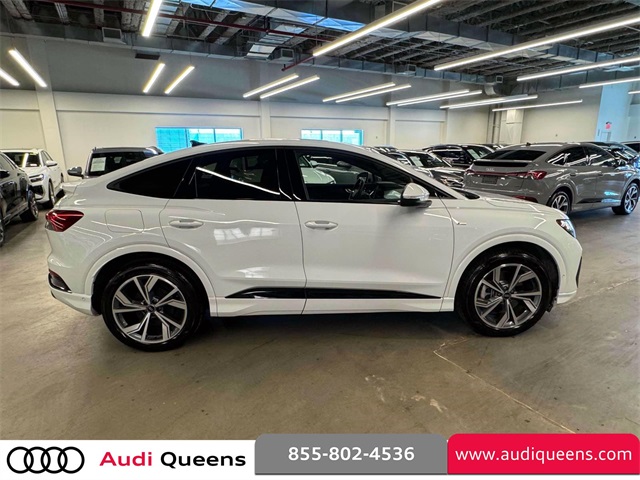 Vehicle image 4 of 29