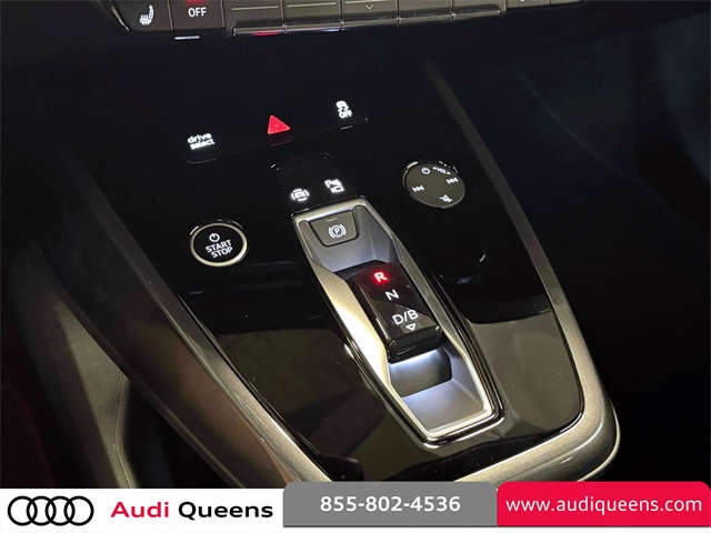 Vehicle image 27 of 29