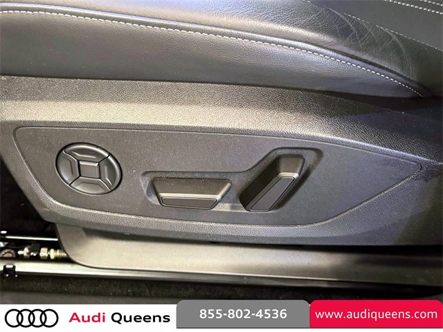 Vehicle image 18 of 29