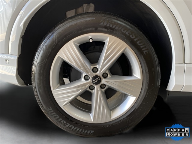 Vehicle image 32 of 113