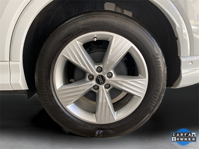 Vehicle image 31 of 113