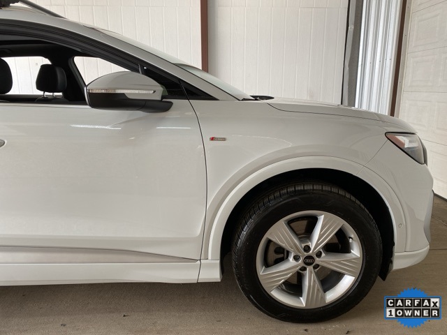 Vehicle image 94 of 113
