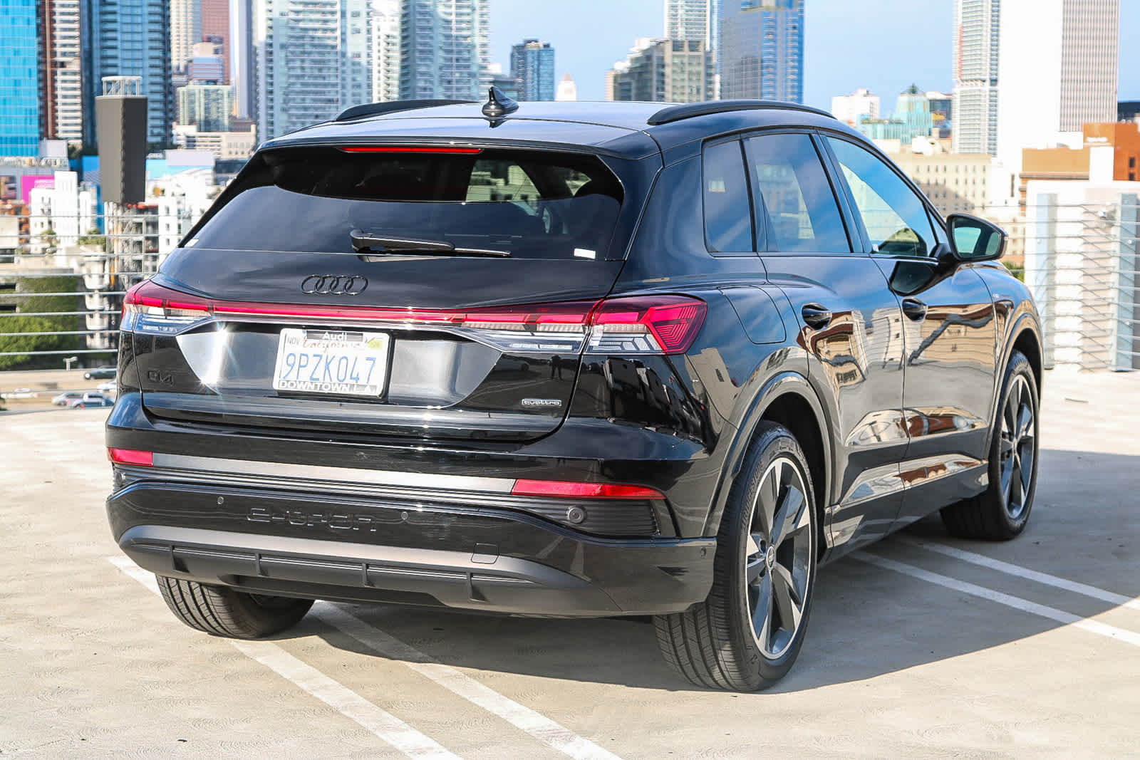 Vehicle image 4 of 29