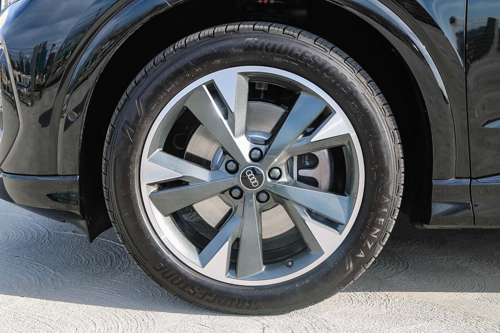 Vehicle image 11 of 29