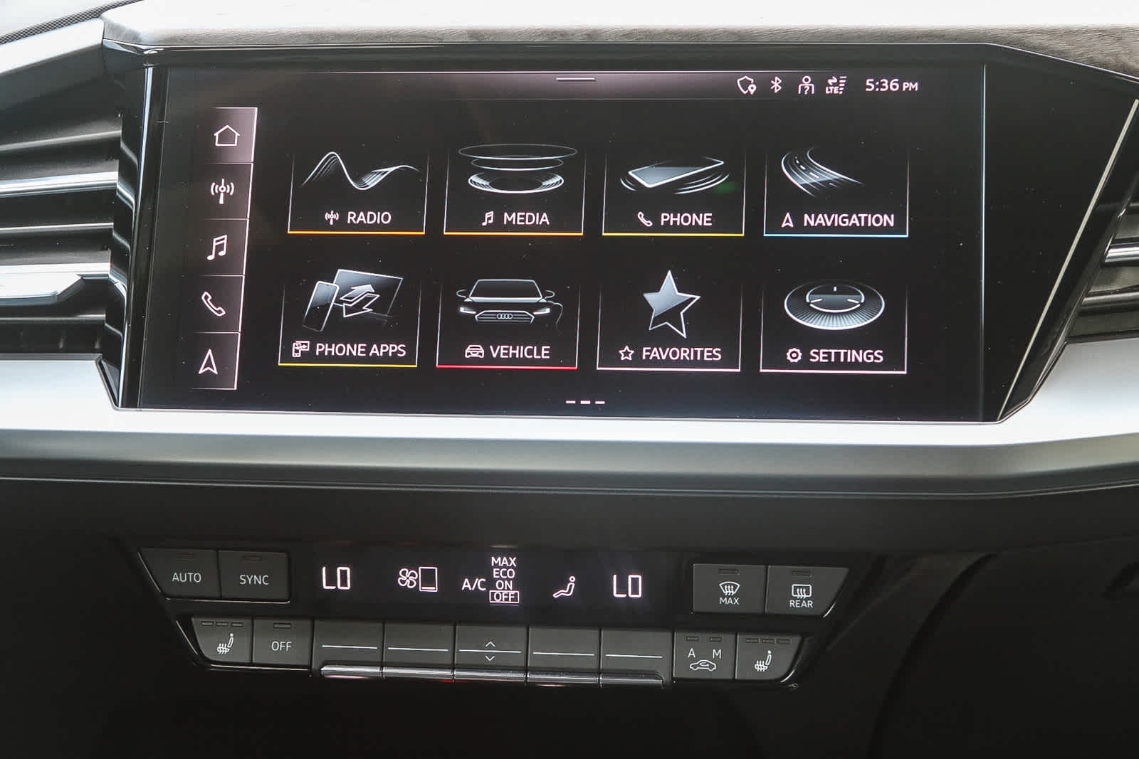 Vehicle image 14 of 29