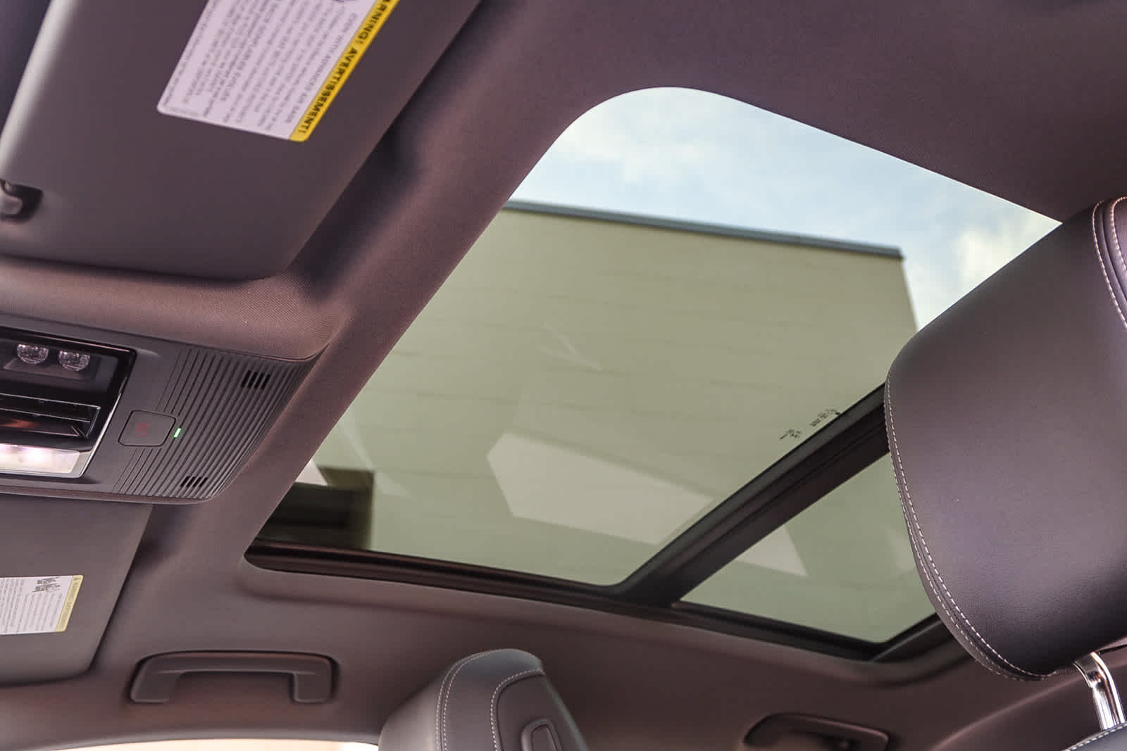 Vehicle image 26 of 29