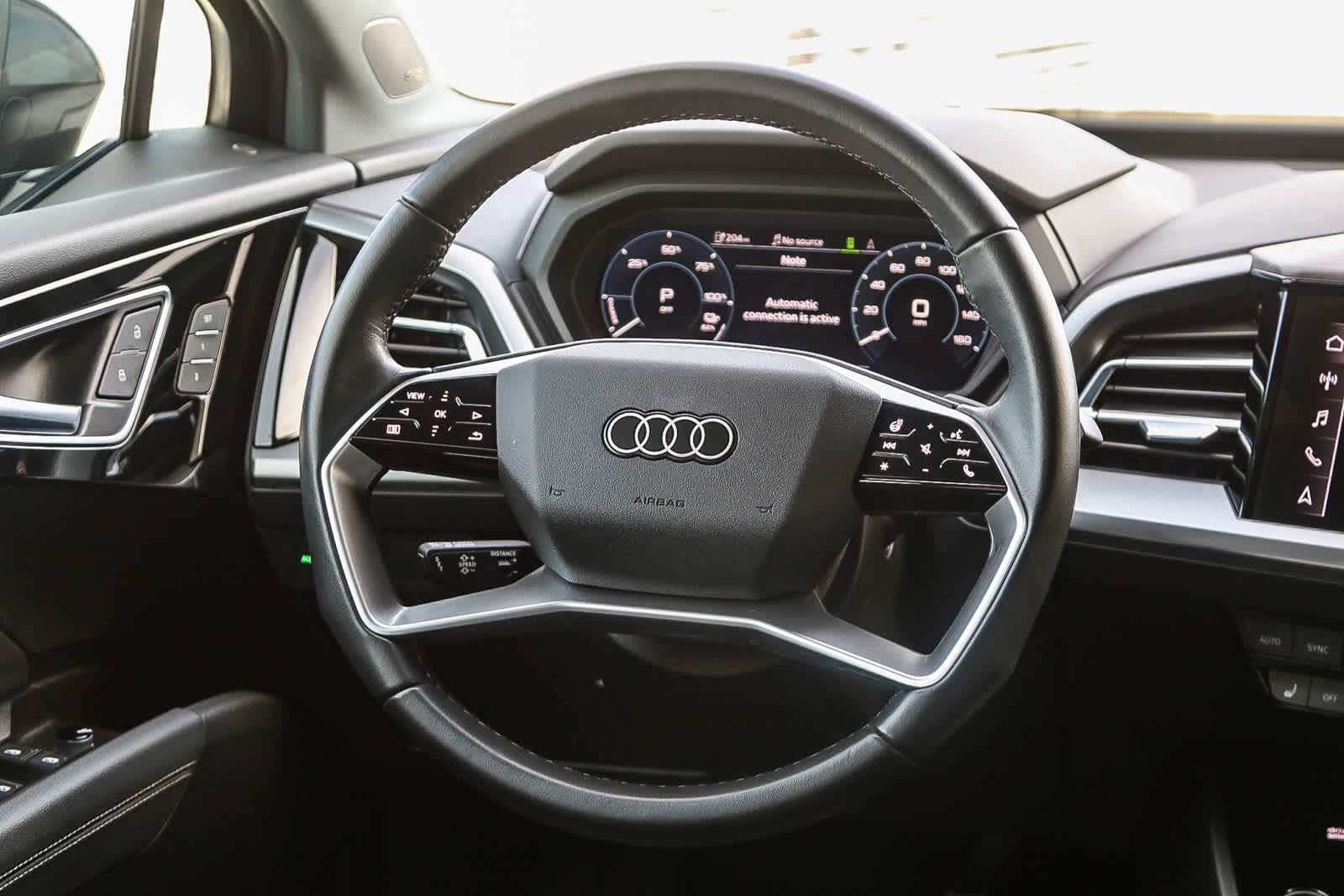 Vehicle image 15 of 29