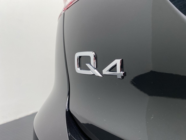 Vehicle image 106 of 111