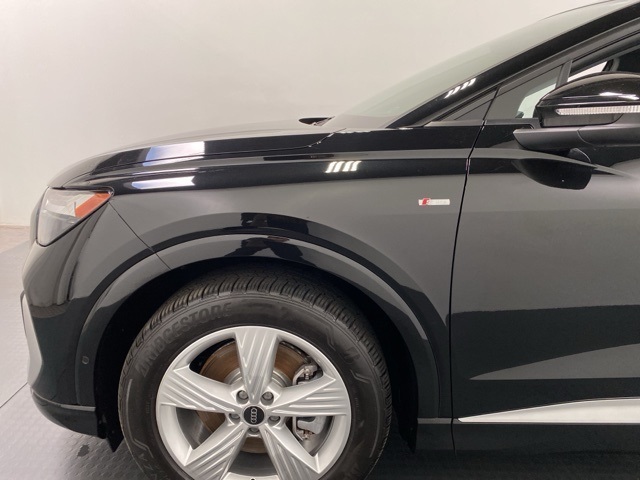 Vehicle image 101 of 111