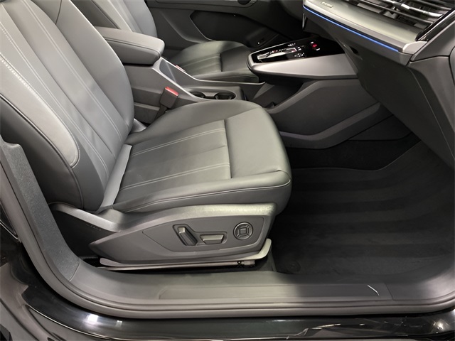 Vehicle image 71 of 111