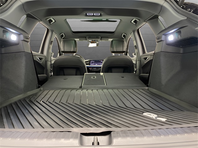 Vehicle image 92 of 111