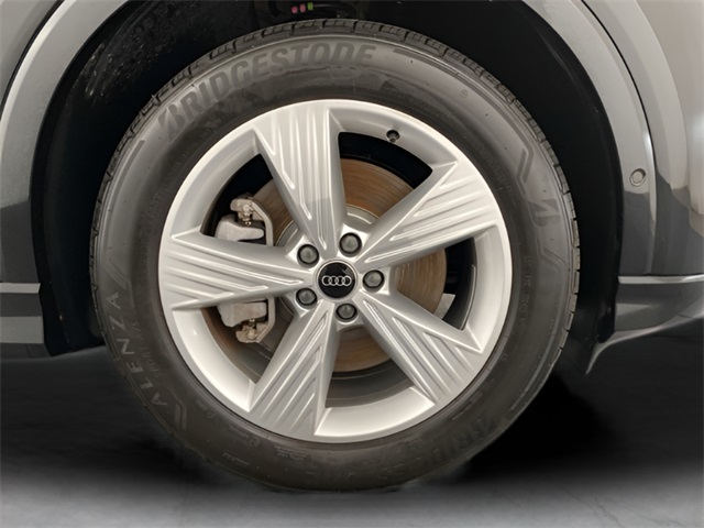 Vehicle image 99 of 111