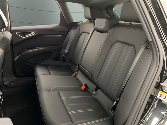 Vehicle image 61 of 111