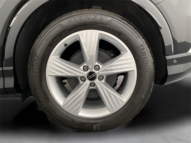 Vehicle image 97 of 111
