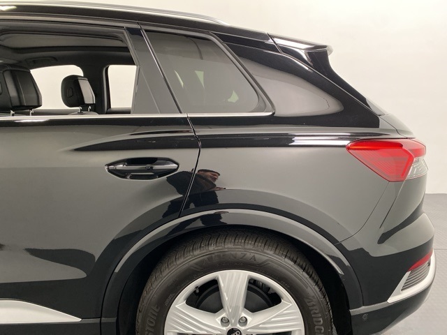 Vehicle image 8 of 111