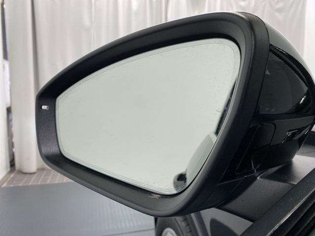 Vehicle image 100 of 111