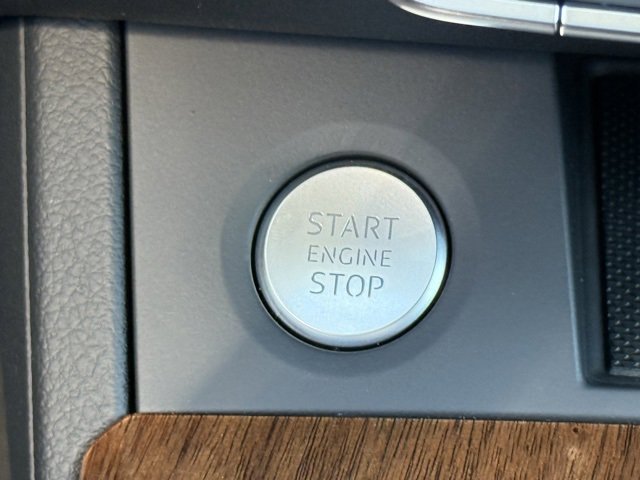 Vehicle image 20 of 28