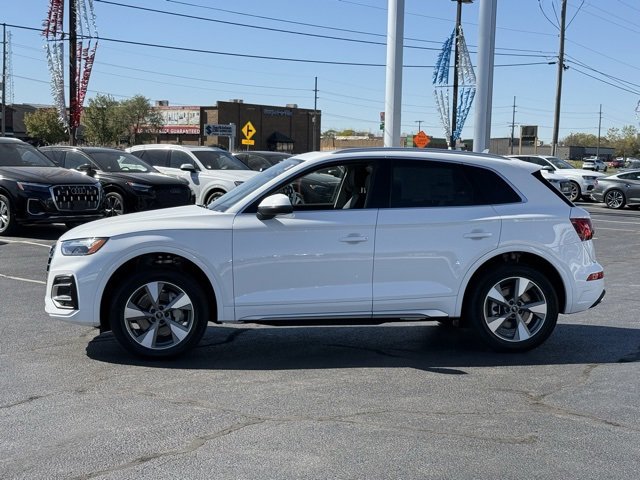 Vehicle image 3 of 28