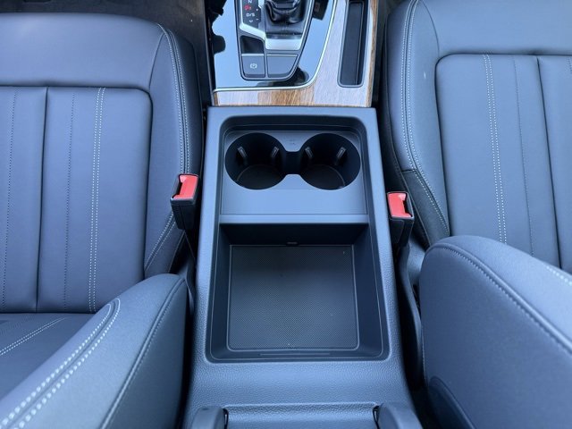 Vehicle image 24 of 28