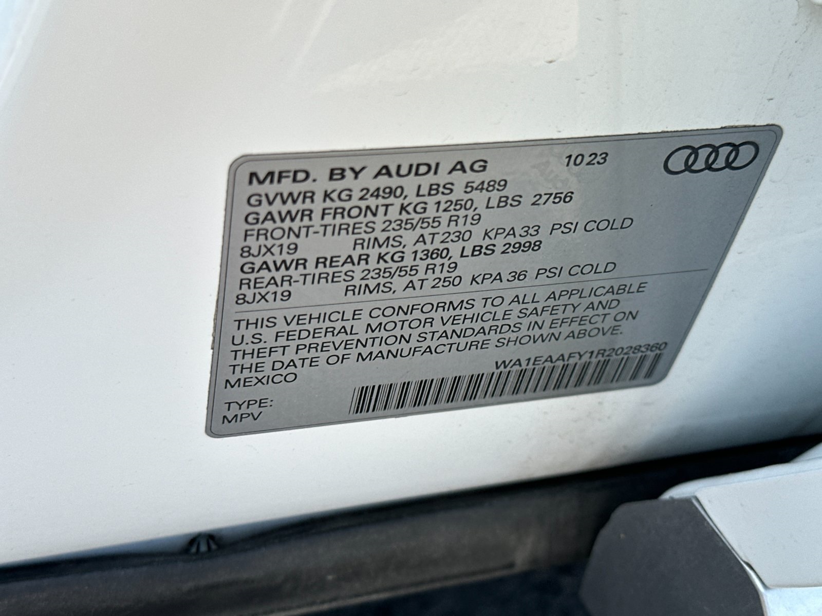 Vehicle image 26 of 29