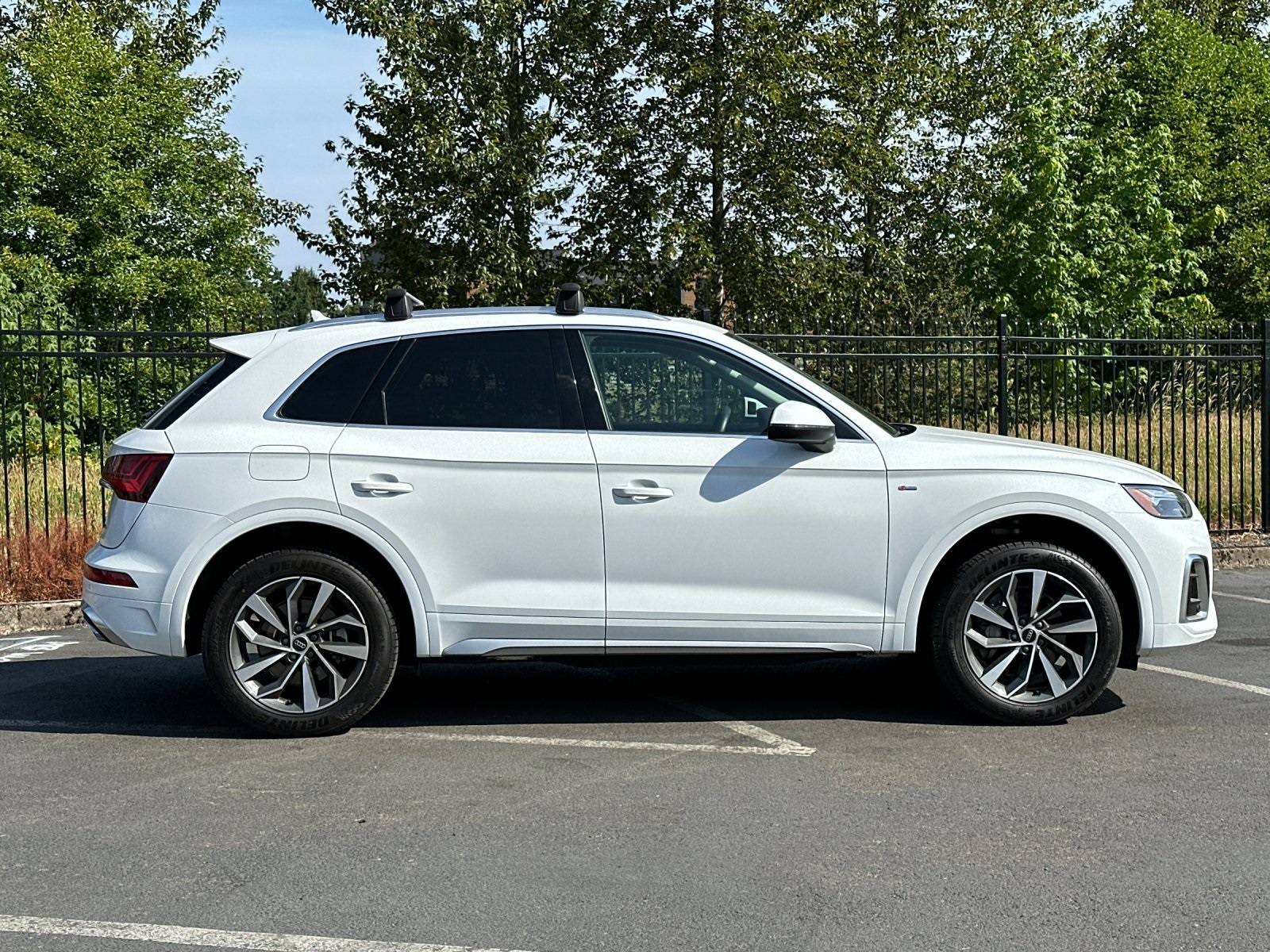 Vehicle image 5 of 29