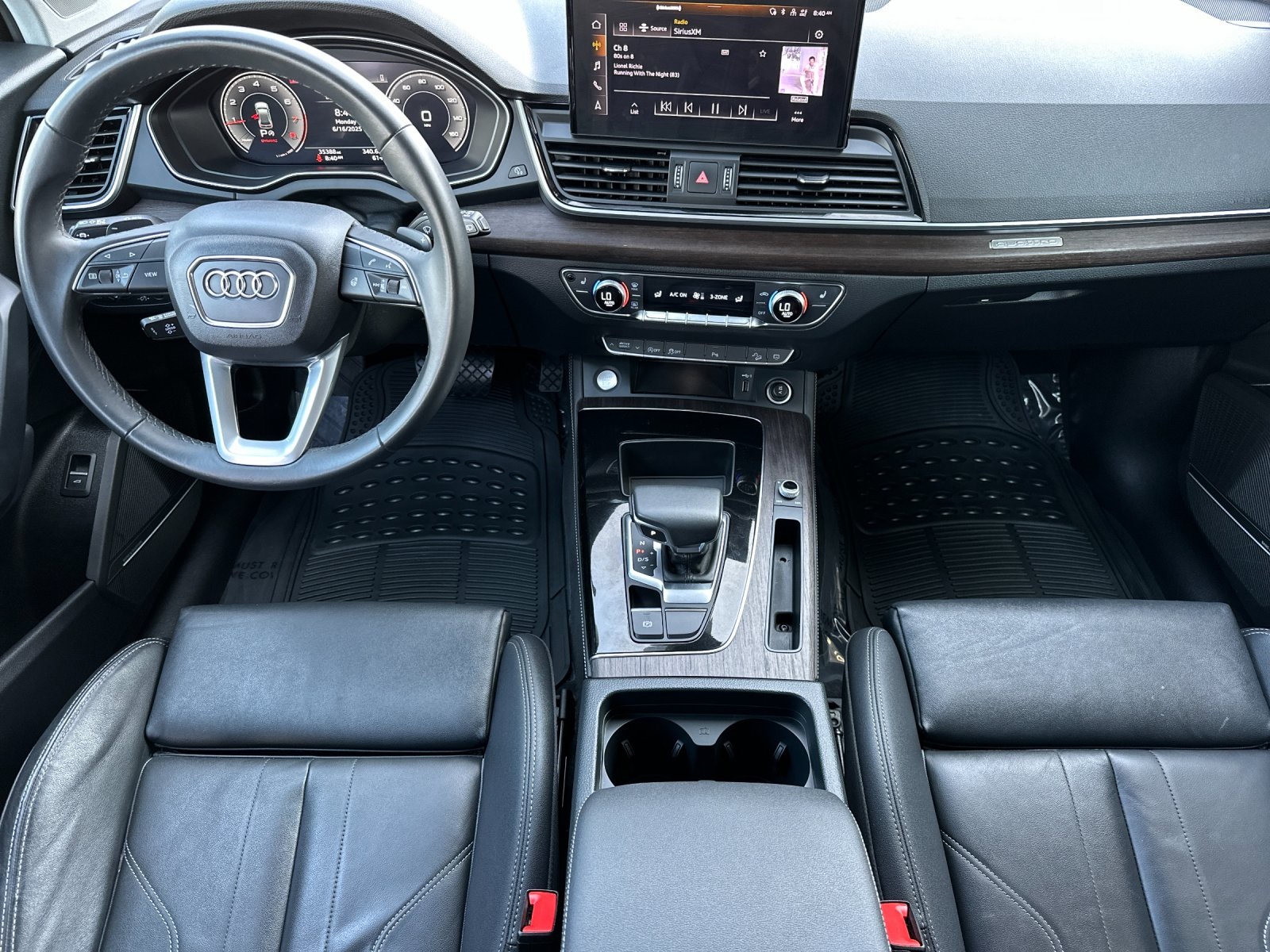 Vehicle image 15 of 29