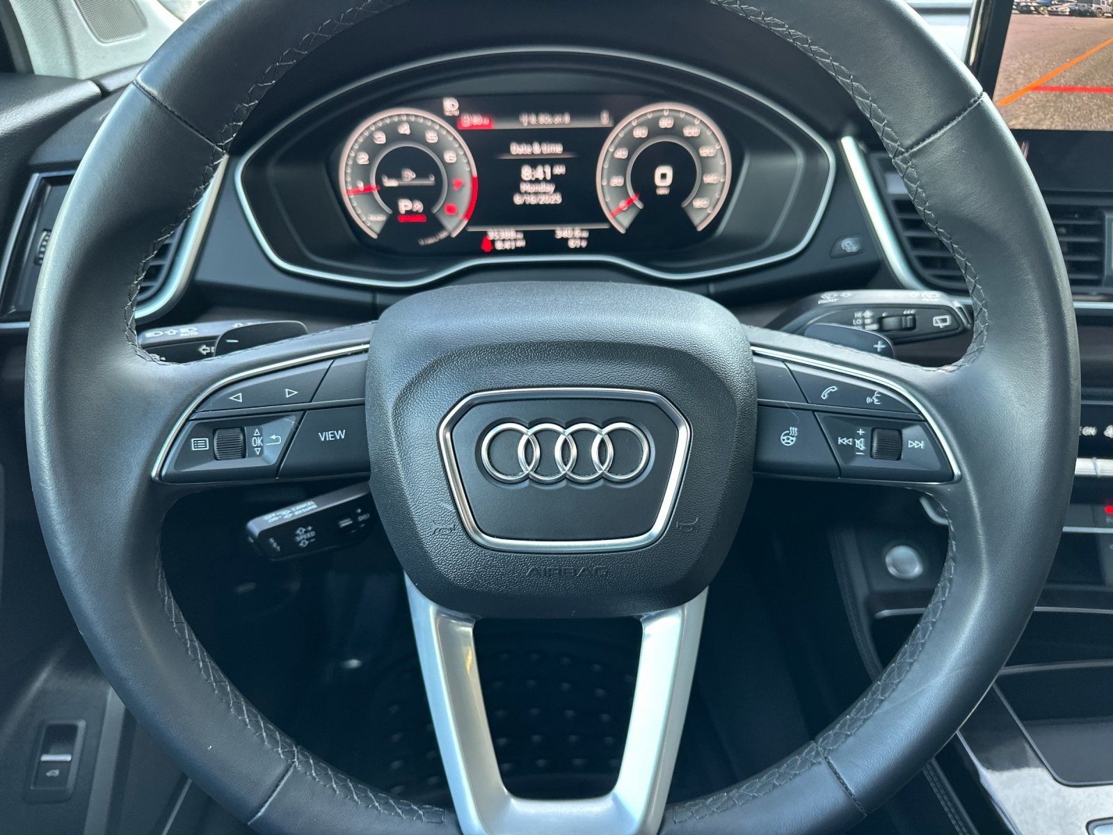 Vehicle image 16 of 29